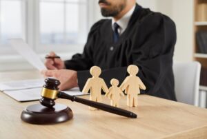 Mediation vs. court 300x202